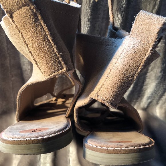 Natural suede lace up gladiator sandal - Picture 4 of 5